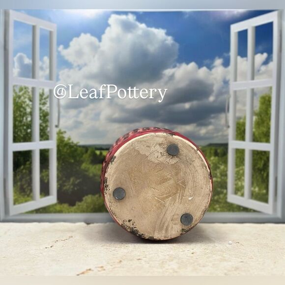 Textured (SM)  Red/Black Ceramic Planter without drainage hole - Picture 8 of 9